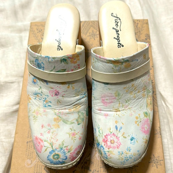Free People Flower Calabasas Clogs - Picture 5 of 5